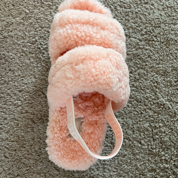 Brand new Ugg Fluffita - Picture 4 of 6
